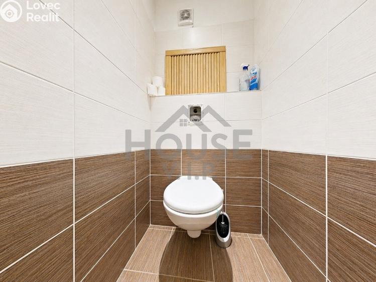 Prodej bytu 3+1 Praha, U jezera č. 28