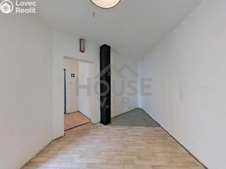 Prodej bytu 3+1 Praha, U jezera č. 29