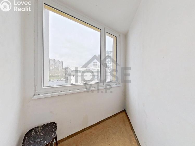 Prodej bytu 3+1 Praha, U jezera č. 32