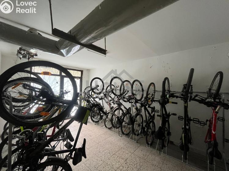 Prodej bytu 3+1 Praha, U jezera č. 36