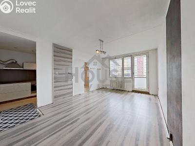 Prodej bytu 3+1 Praha, U jezera č. 1