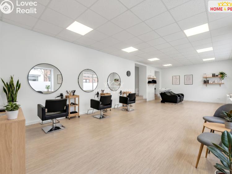 Prodej obchodního prostoru Říčany, Olivova č. 4