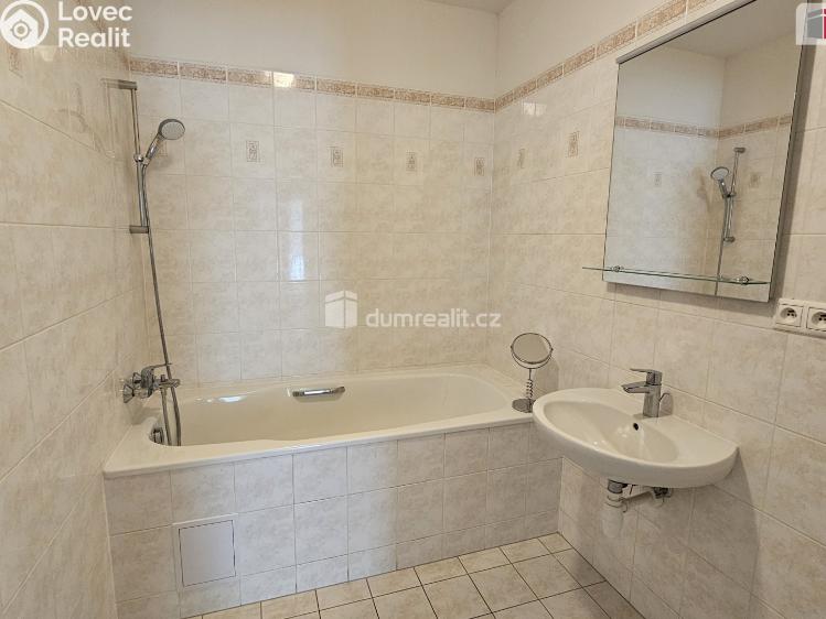 Pronájem bytu 2+KK Praha 18, Chotěšovská č. 17