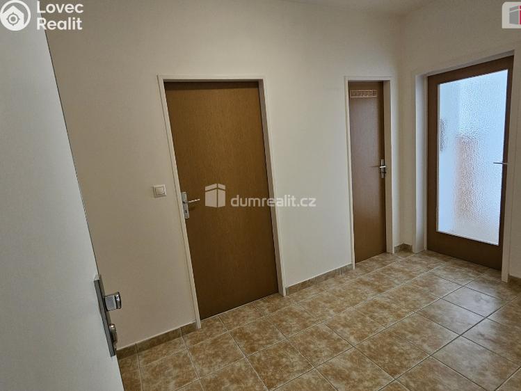 Pronájem bytu 2+KK Praha 18, Chotěšovská č. 21