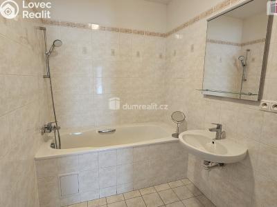 Pronájem bytu 2+KK Praha 18, Chotěšovská č. 4