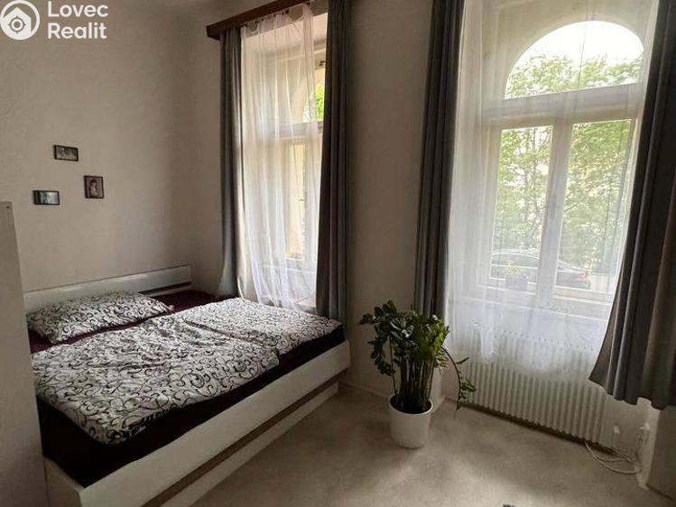 Pronájem bytu 1+KK Praha, Lublaňská č. 4