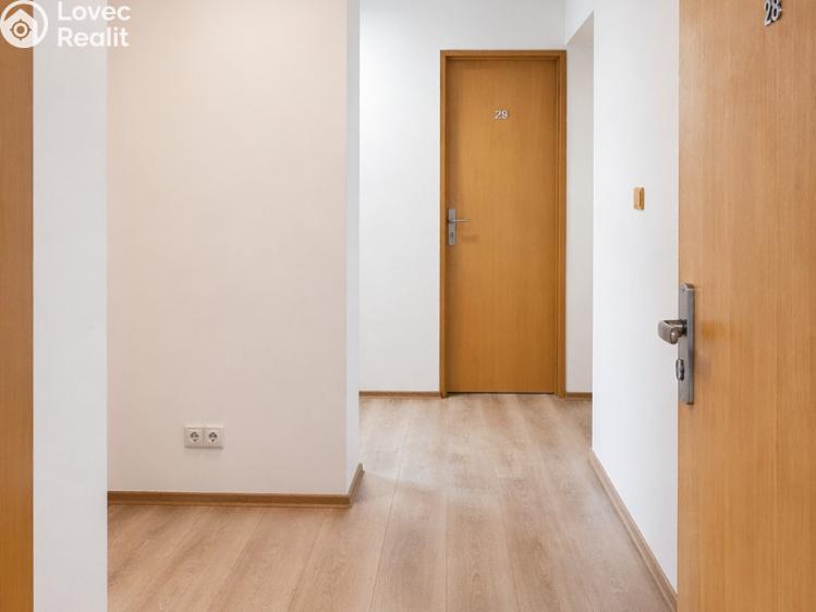 Pronájem bytu 3+1 Praha, Matúškova č. 10