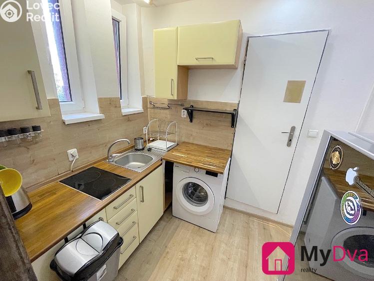 Prodej bytu 1+1 Praha, Tusarova 1285/3 č. 6