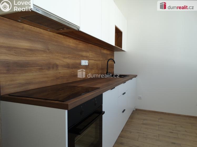 Pronájem bytu 1+KK Veselí nad Moravou, Svatoplukova č. 2