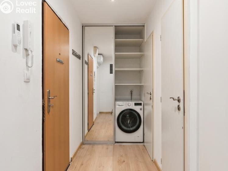 Pronájem bytu 3+KK Praha, Malkovského 597 č. 12