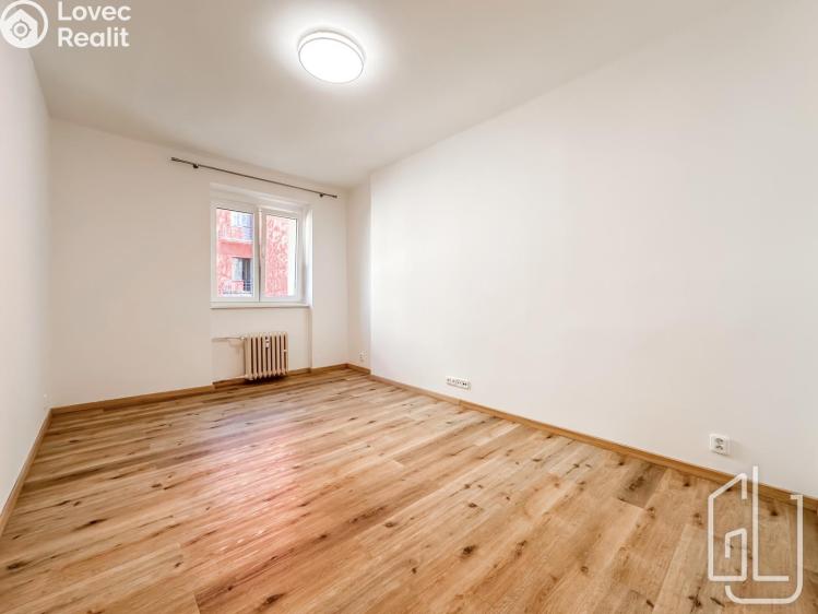 Pronájem bytu 3+1 Praha, Mládeže č. 11