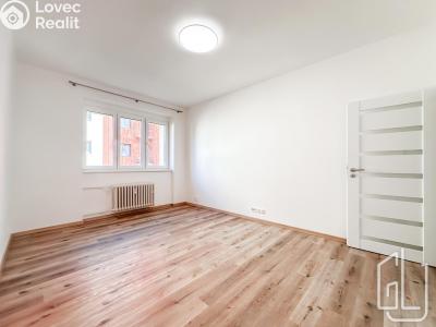 Pronájem bytu 3+1 Praha, Mládeže č. 3