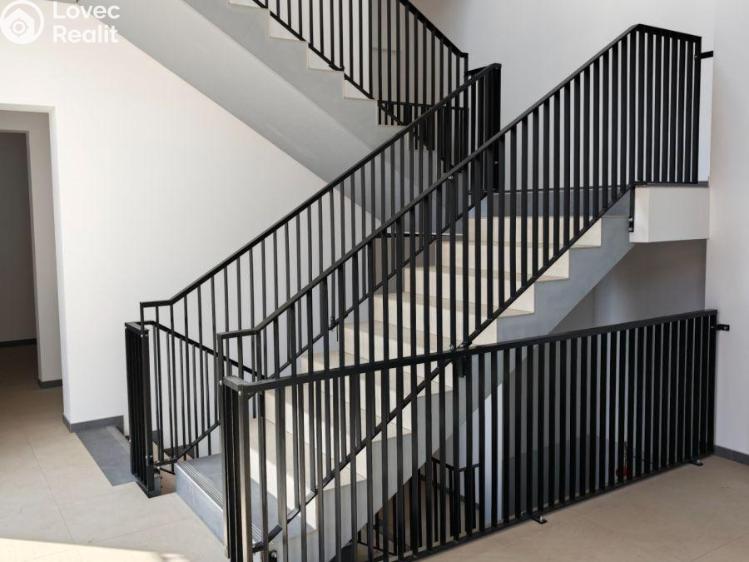 Pronájem bytu 1+KK Praha, Libušská č. 7