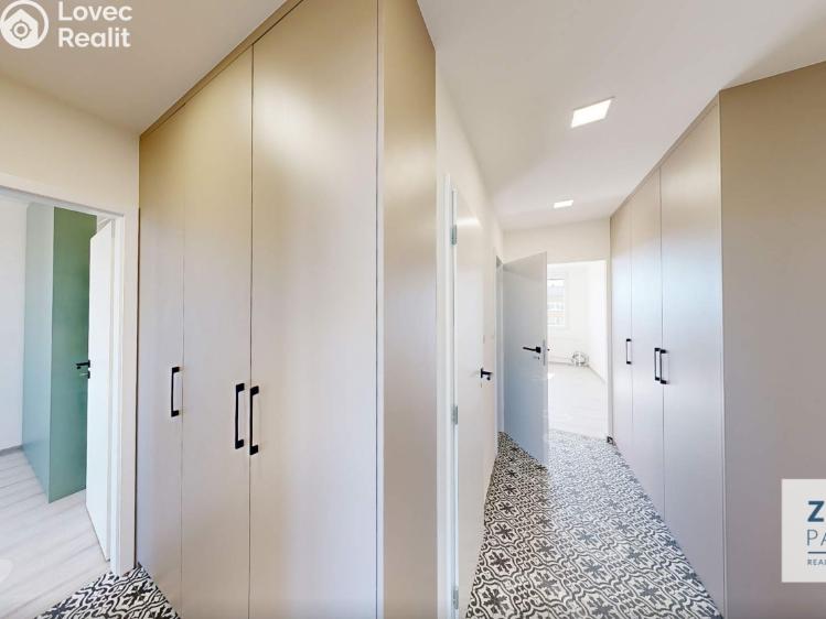 Prodej bytu 3+KK Praha, Novodvorská č. 8