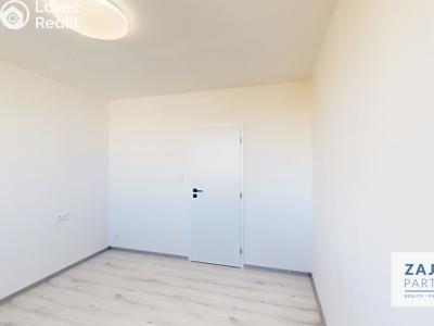 Sale apartment 3+KK Praha, Novodvorská č. 10