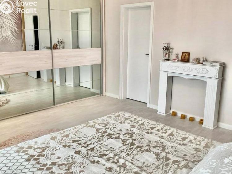 Pronájem bytu 4+KK Praha č. 2