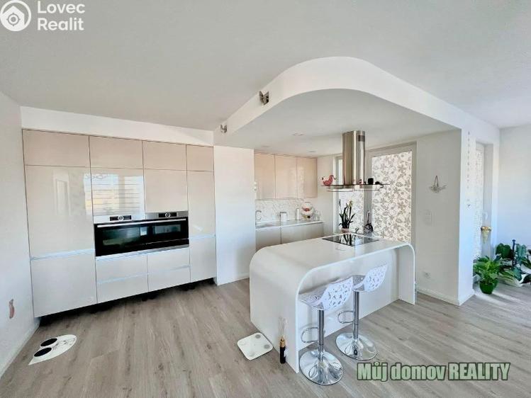 Pronájem bytu 4+KK Praha č. 5