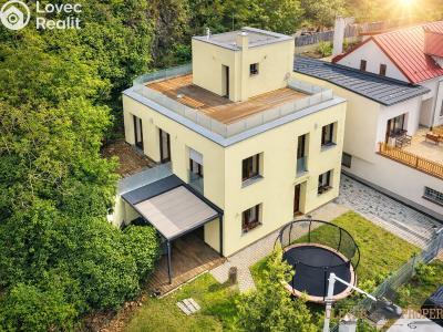 Prodej rodinného domu Praha, Pod zámečkem č. 1