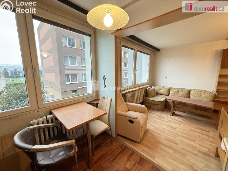 Prodej bytu 1+1 Králův Dvůr, Nad Stadionem č. 2