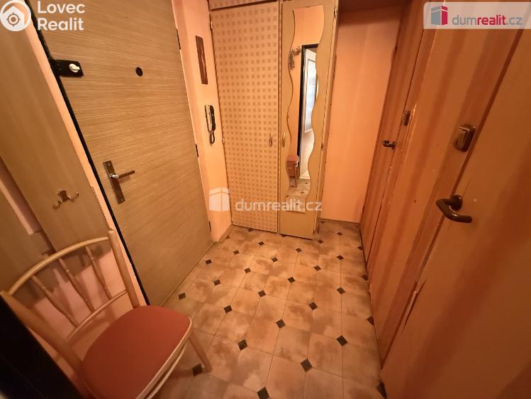 Prodej bytu 1+1 Králův Dvůr, Nad Stadionem č. 8