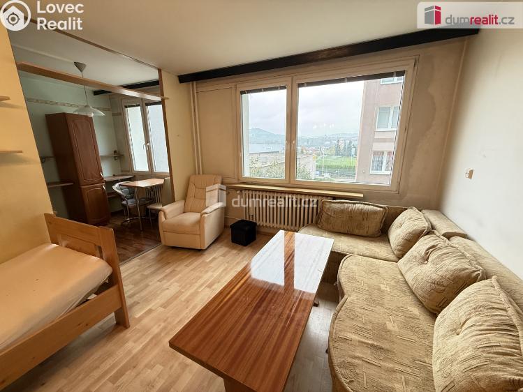 Prodej bytu 1+1 Králův Dvůr, Nad Stadionem č. 17