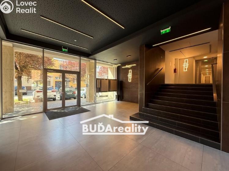 Pronájem bytu 1+1 Zlín, Sadová 7250 č. 9