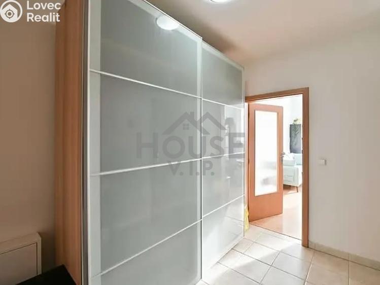 Pronájem bytu 1+KK Praha, Kudrnova č. 4