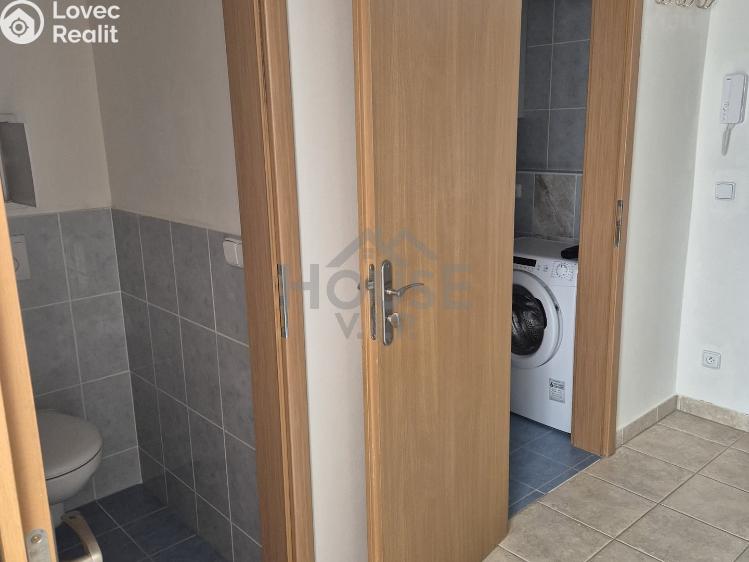 Pronájem bytu 1+KK Praha, Kudrnova č. 5