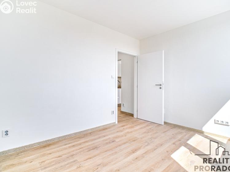 Pronájem bytu 2+KK Ostrava, Varenská 2941/12 č. 8