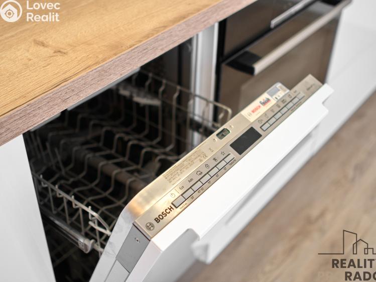 Pronájem bytu 2+KK Ostrava, Varenská 2941/12 č. 10