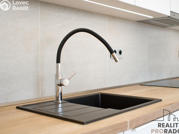 Pronájem bytu 2+KK Ostrava, Varenská 2941/12 č. 12