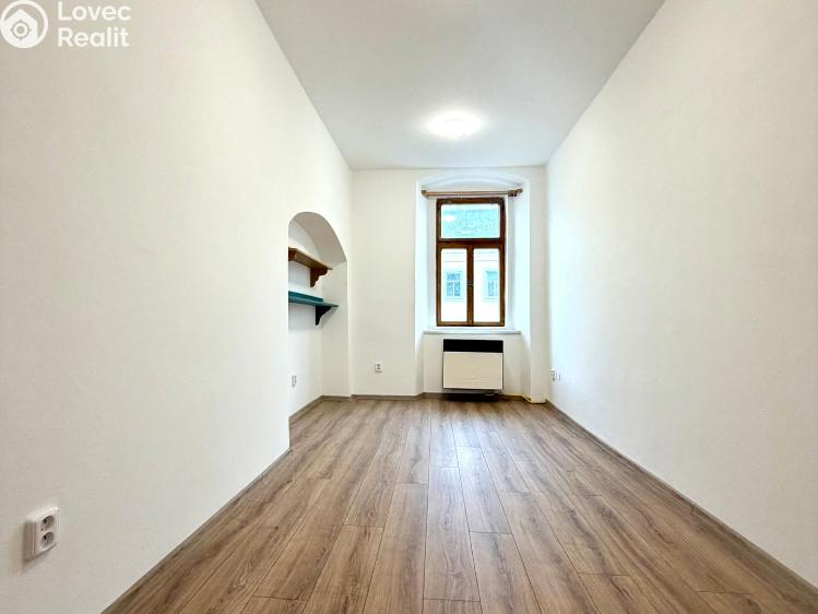 Pronájem bytu 2+1 Tachov, Husitská 35 č. 17