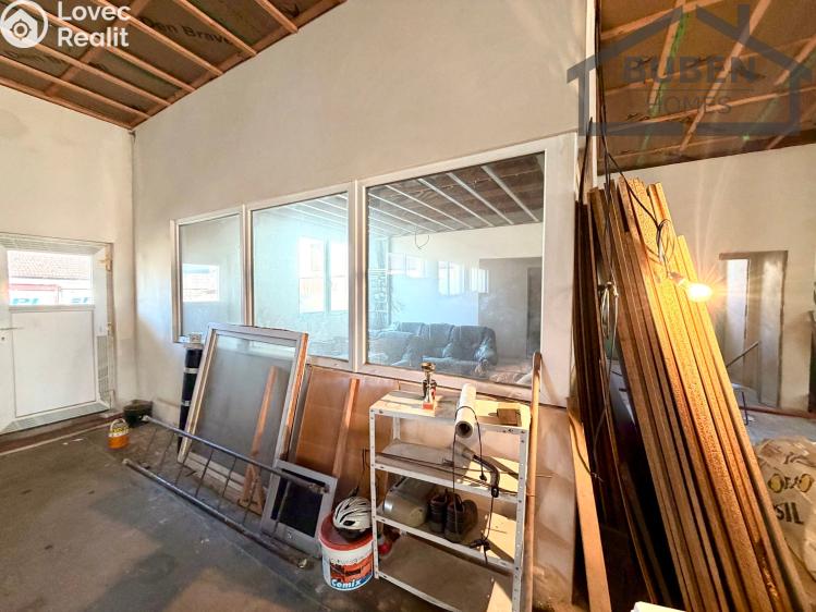 Prodej obchodního prostoru Planá č. 19