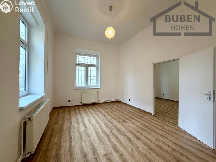 Sale multi-gen house Plzeň, Sedláčkova 210/14 č. 42