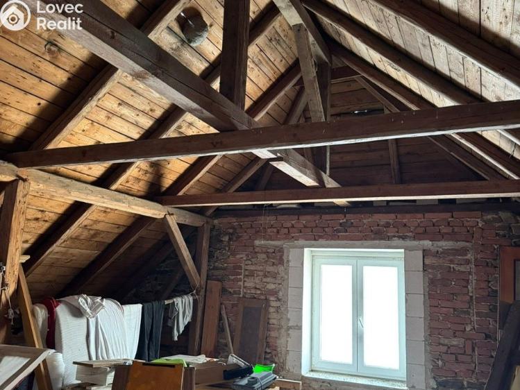 Продаж сімейного будинку Halže č. 42