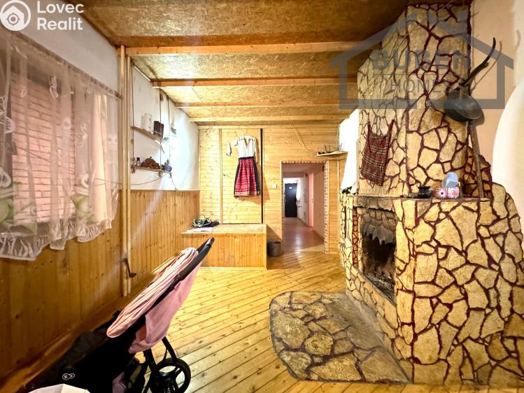 Sale multi-gen house Dlouhý Újezd č. 11