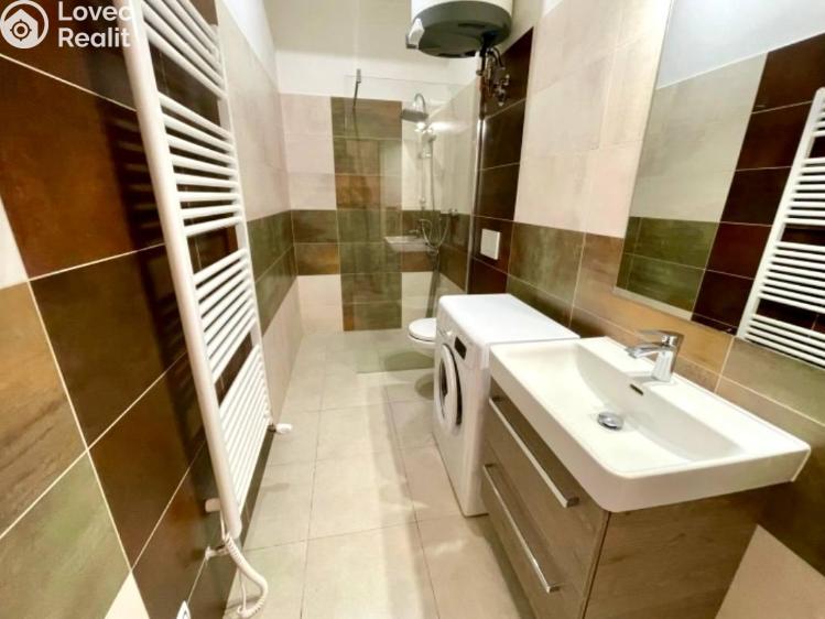 Pronájem bytu 1+KK Praha č. 5