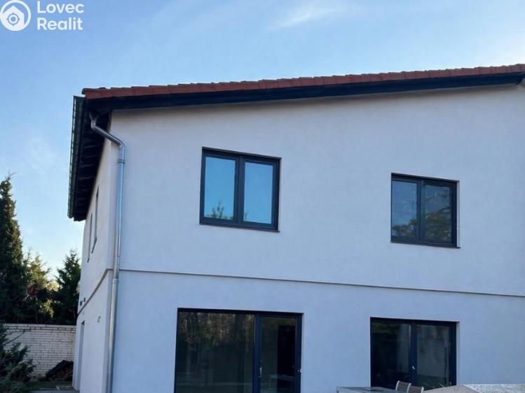 Rent family house Praha, Smidarská č. 1