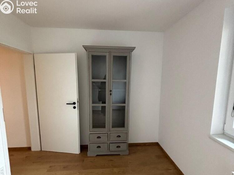 Rent family house Praha, Smidarská č. 9