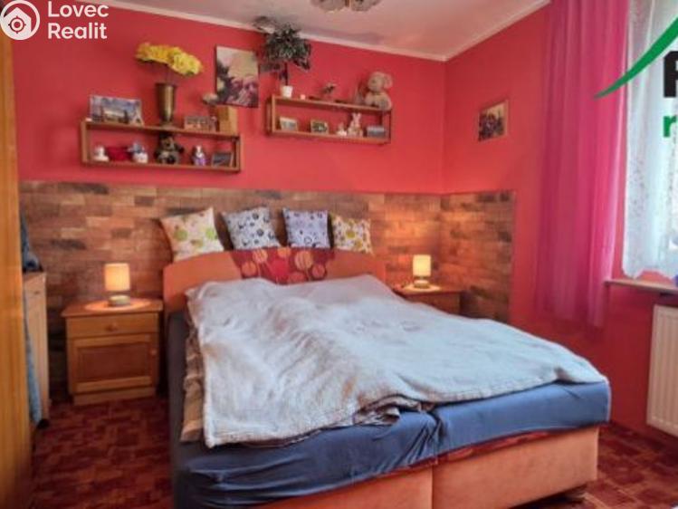 Prodej bytu 3+1 Chodová Planá, sídliště Lučina č. 8