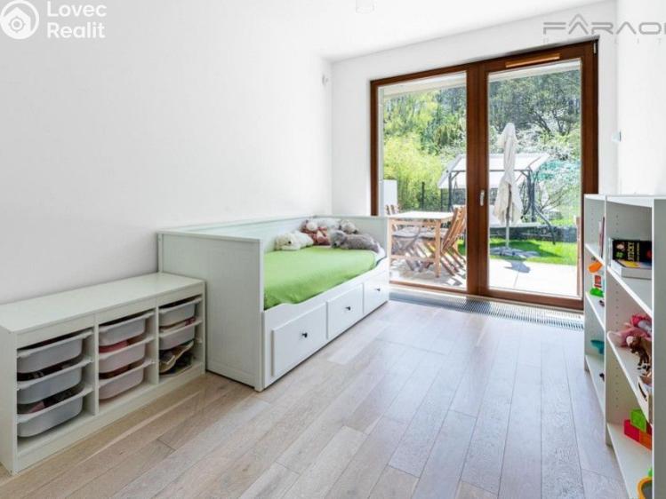 Prodej bytu 2+KK Praha, Naskové č. 7