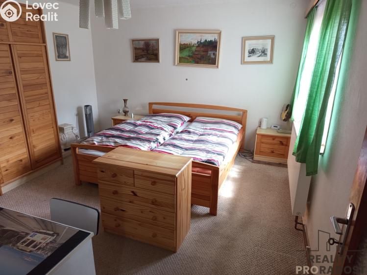 Sale family house Tetov č. 11