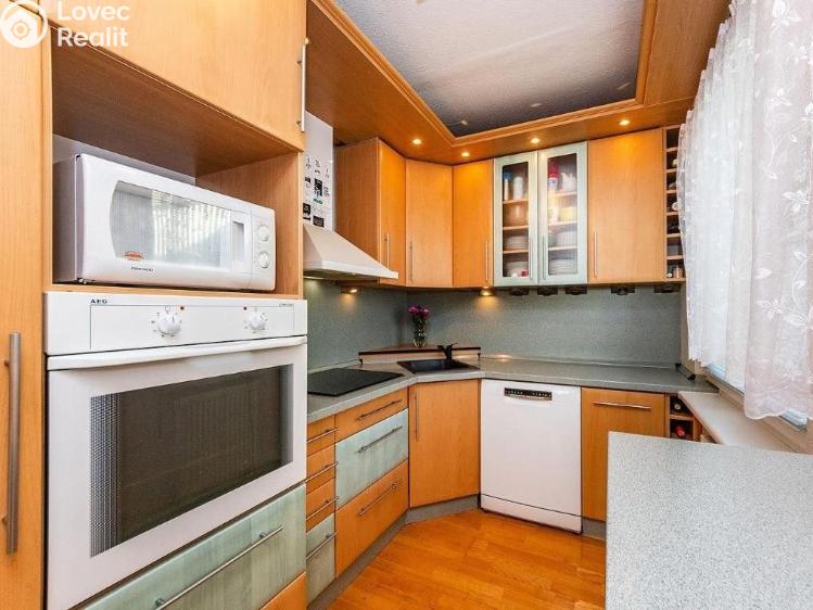 Pronájem bytu 3+1 Praha, Weberova č. 1