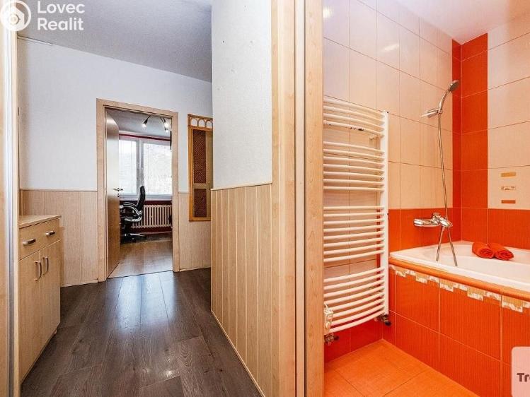 Pronájem bytu 3+1 Praha, Weberova č. 8