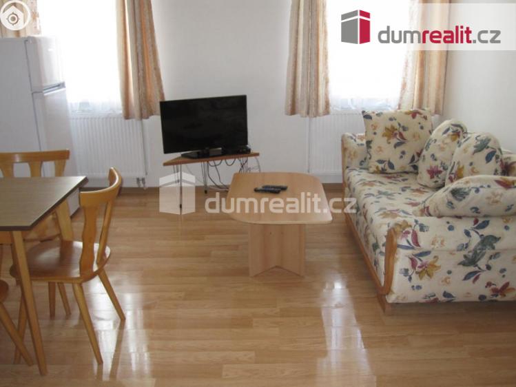 Аренда квартиры 1+1 Praha 8, Zenklova č. 1