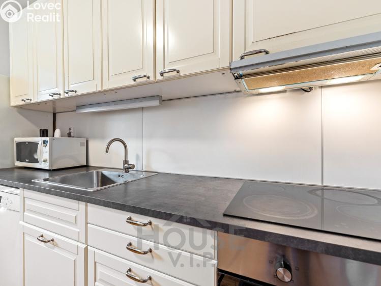 Prodej bytu 2+KK Praha, Jeseniova č. 1