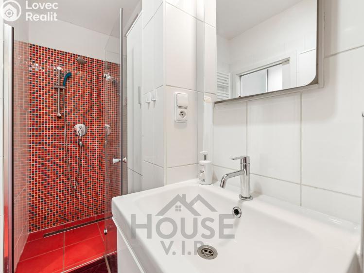 Prodej bytu 2+KK Praha, Jeseniova č. 10