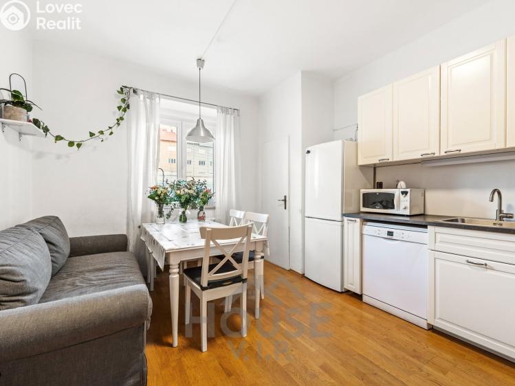 Prodej bytu 2+KK Praha, Jeseniova č. 19