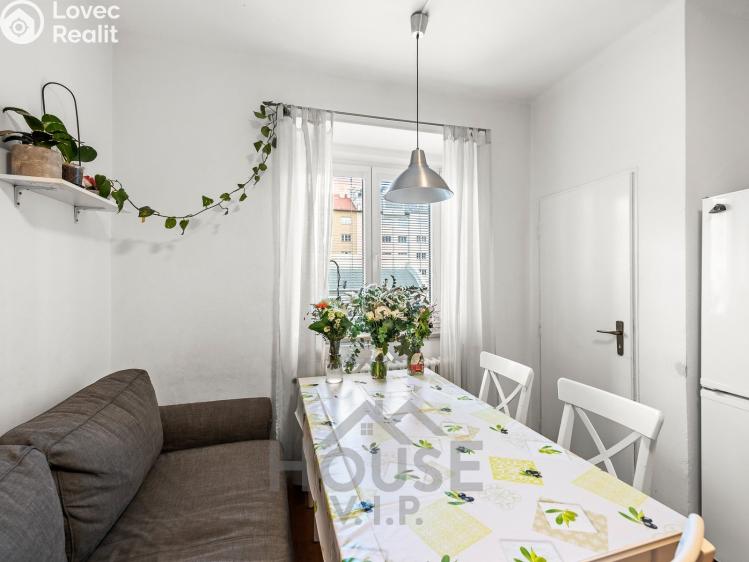 Prodej bytu 2+KK Praha, Jeseniova č. 21