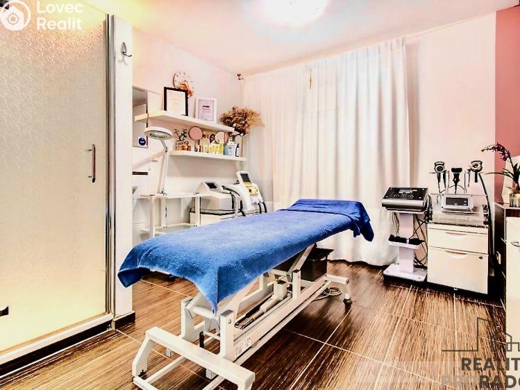 Prodej obchodního prostoru Praha, Jeseniova 2851/32 č. 3